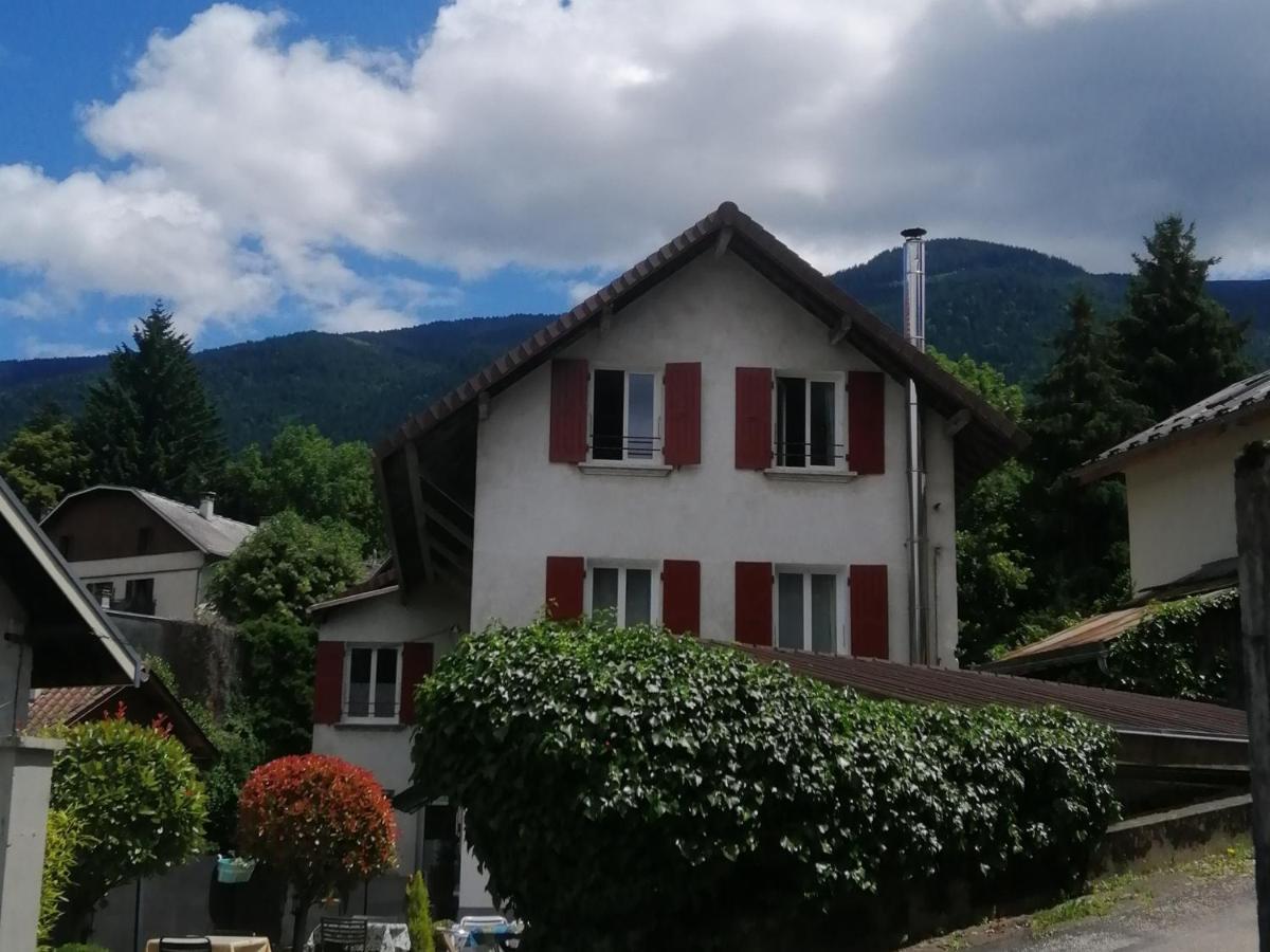Gite Redrooster Home - 160M2, 4 Ch, 2 Sdb, Fibre, Parking, Sauna, Bain A Remous Theys المظهر الخارجي الصورة